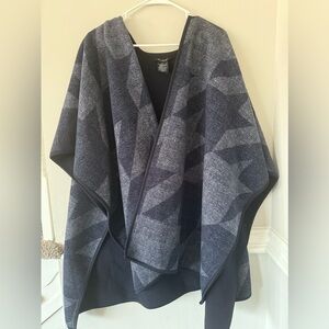 Ike‎ Behar women’s blue shawl size large